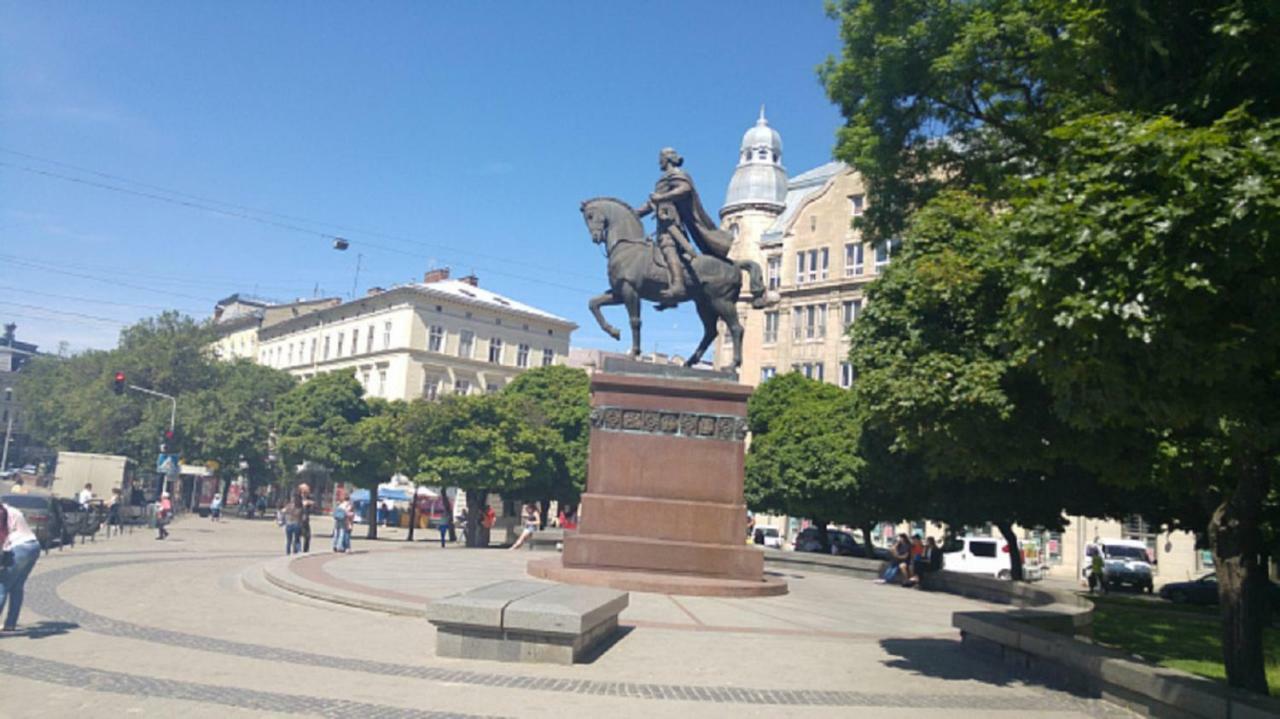 Smart -Апартаменти В Центрі Львова - 2 Хв До Оперного Театру Buitenkant foto